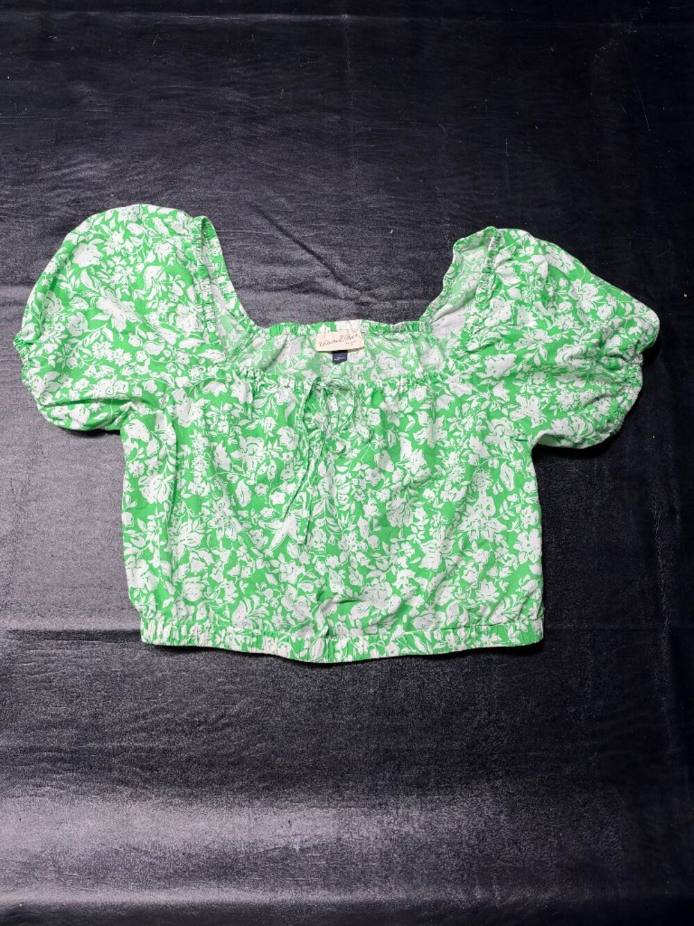 Universal Thread Green Floral Puff Peasant Crop Top